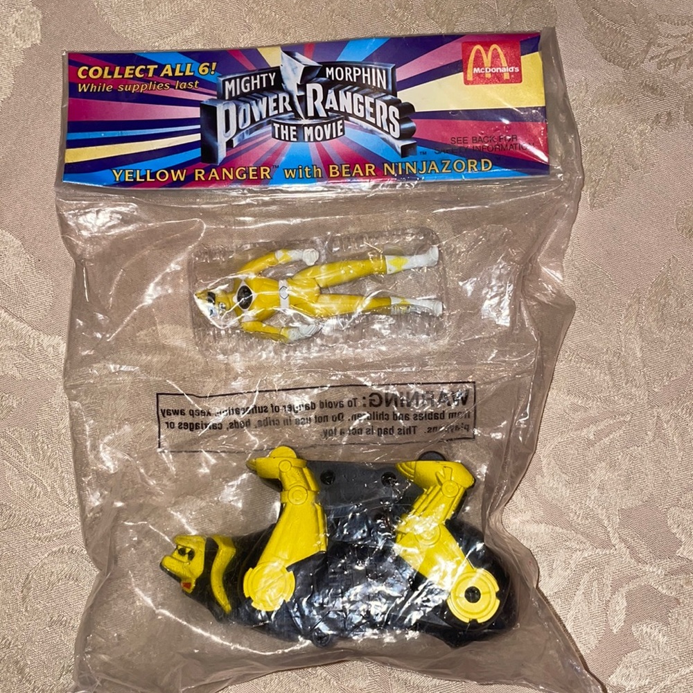 1994 Mighty Morphin Power Ranger Toy - Yellow Ranger